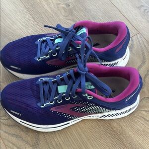 Brooks Vibrant Blue and Pink Athletic Shoes with Cushioned Midsole